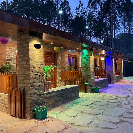 Nature Villaas Basa Homestay Pauri Exteriör bild