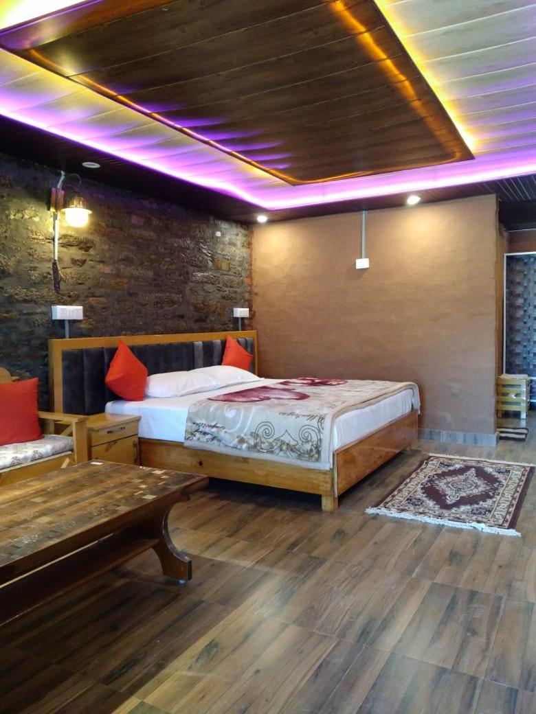 Nature Villaas Basa Homestay Pauri Exteriör bild