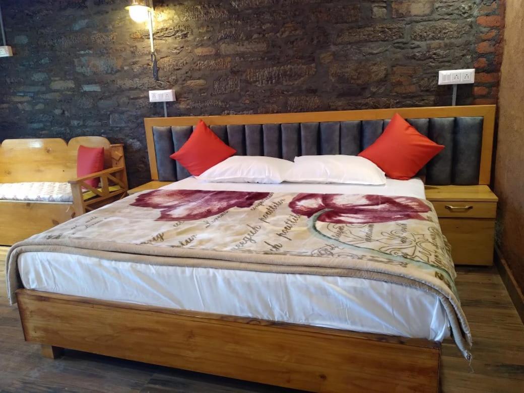 Nature Villaas Basa Homestay Pauri Exteriör bild