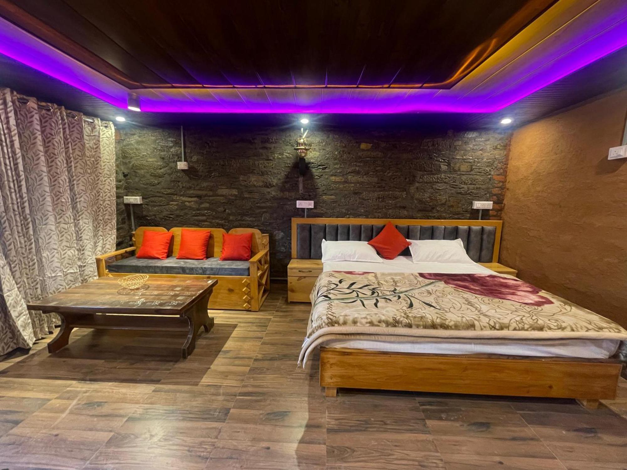 Nature Villaas Basa Homestay Pauri Exteriör bild