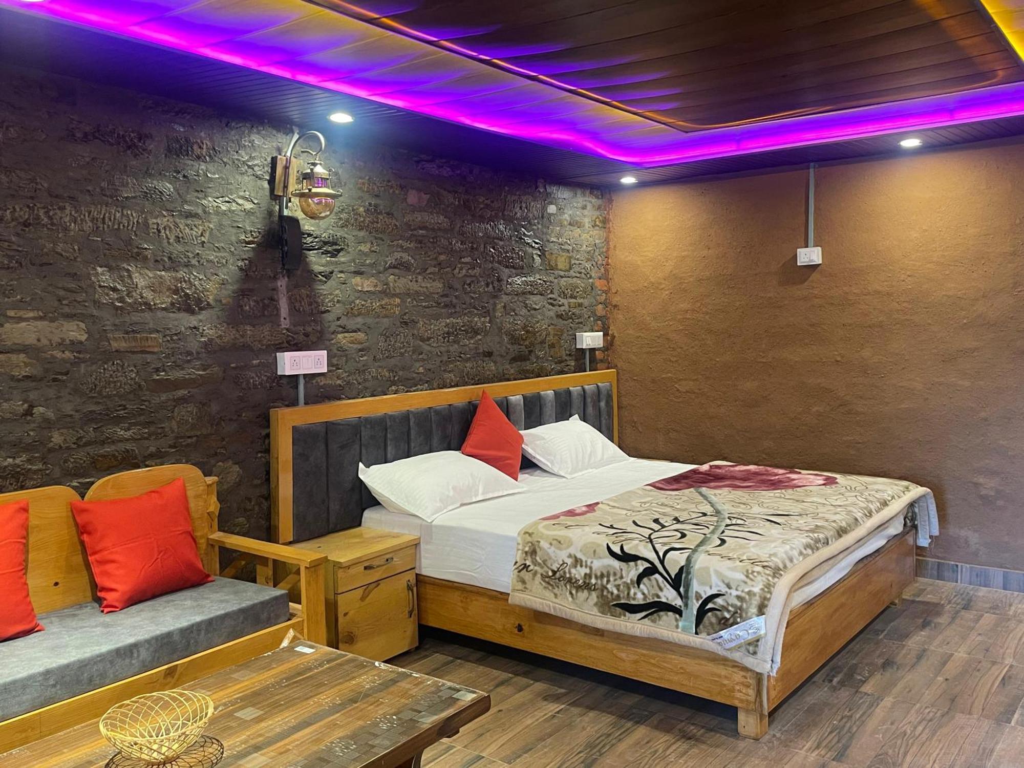 Nature Villaas Basa Homestay Pauri Exteriör bild