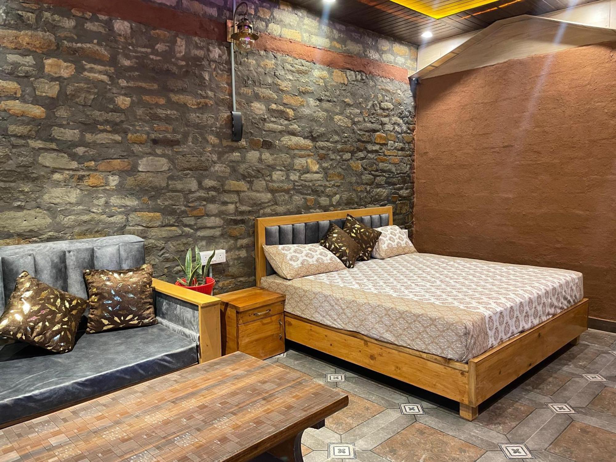 Nature Villaas Basa Homestay Pauri Exteriör bild