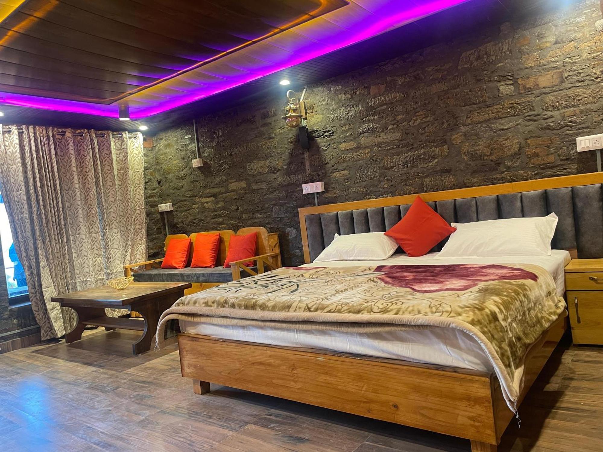 Nature Villaas Basa Homestay Pauri Exteriör bild