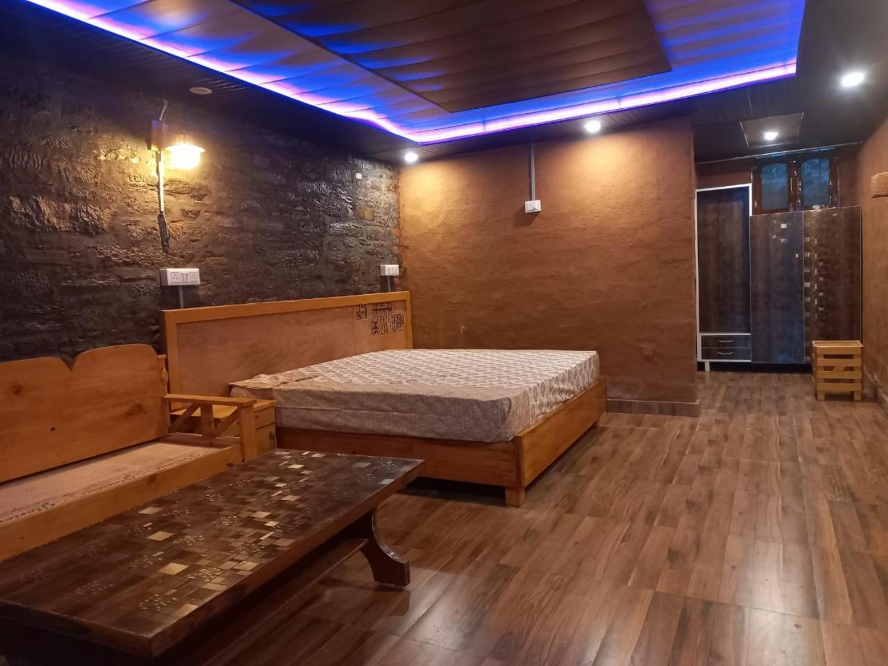 Nature Villaas Basa Homestay Pauri Exteriör bild