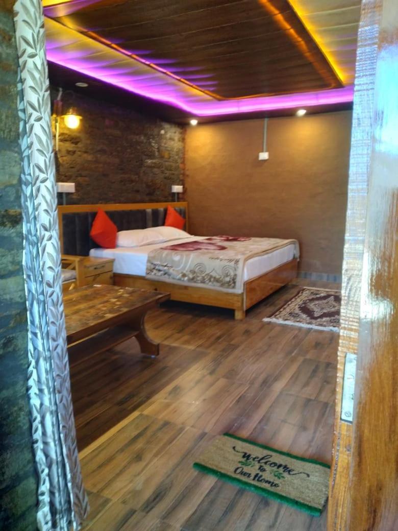 Nature Villaas Basa Homestay Pauri Exteriör bild