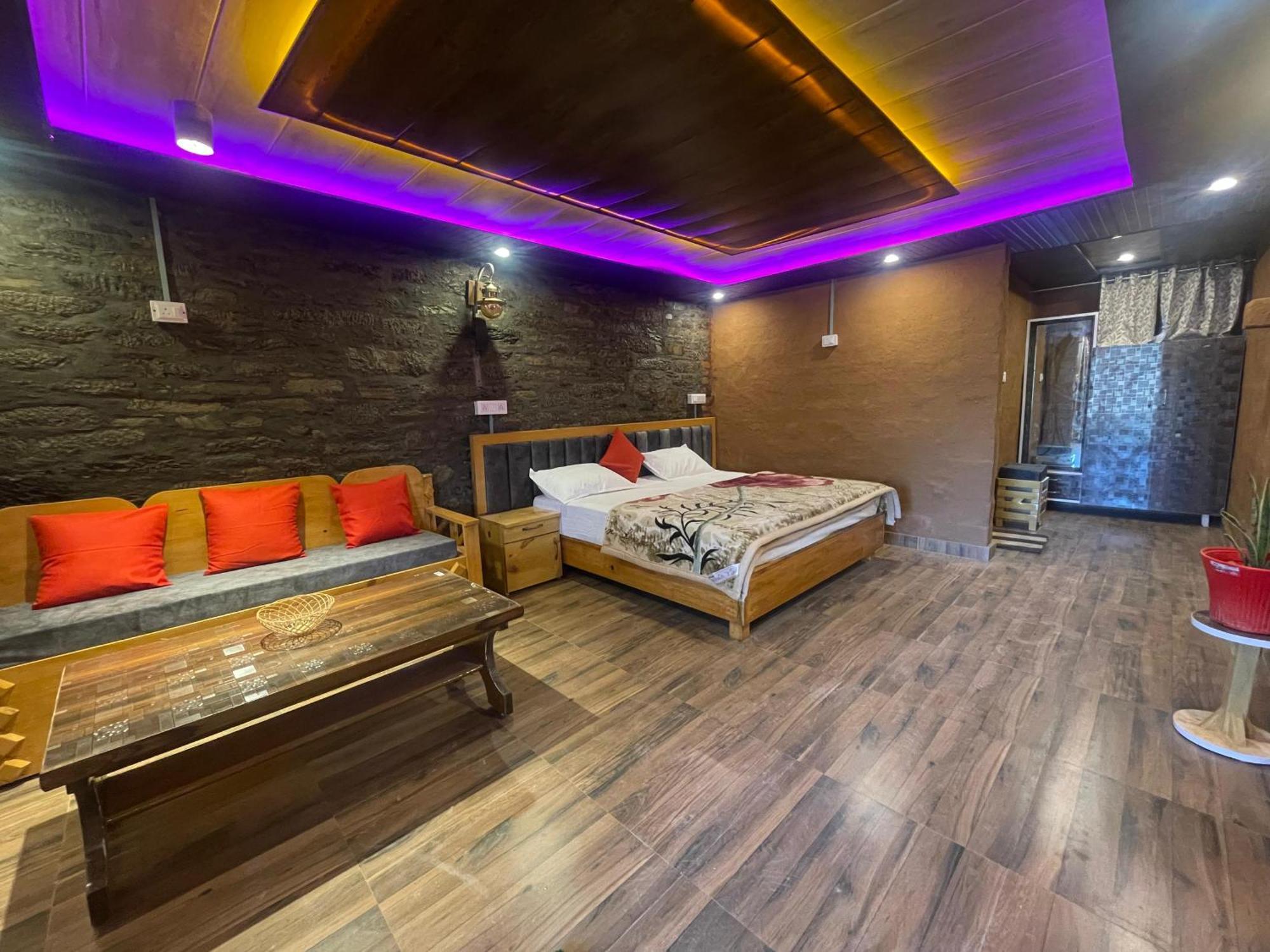 Nature Villaas Basa Homestay Pauri Exteriör bild