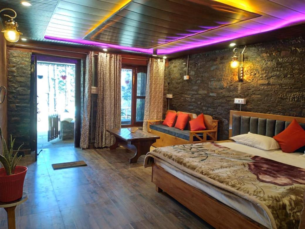Nature Villaas Basa Homestay Pauri Exteriör bild