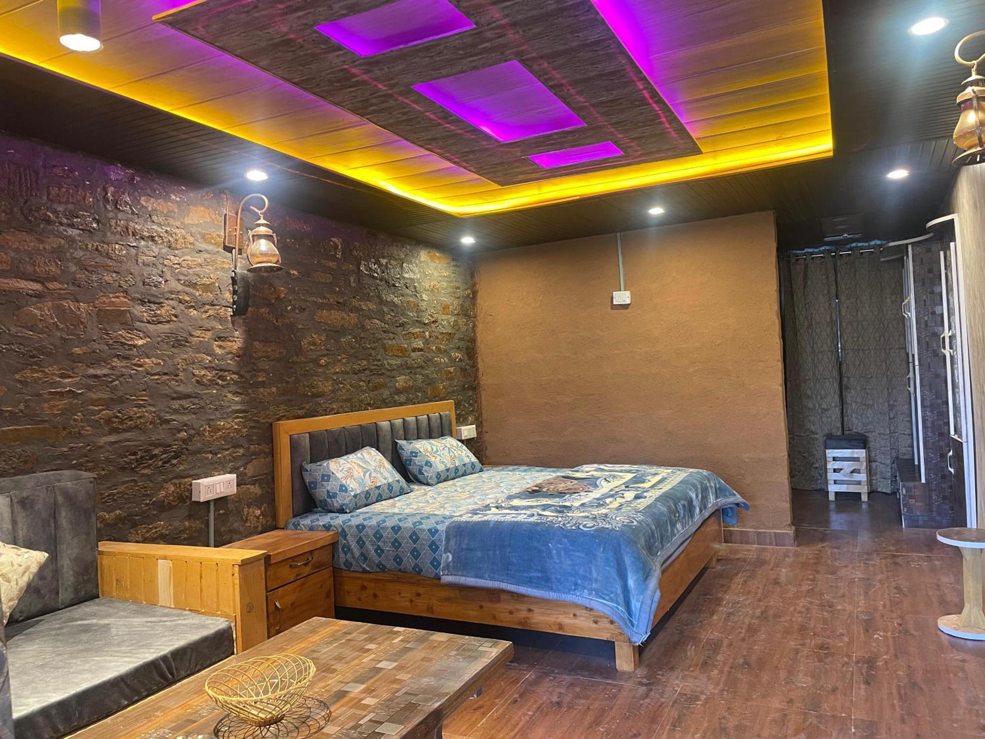 Nature Villaas Basa Homestay Pauri Exteriör bild