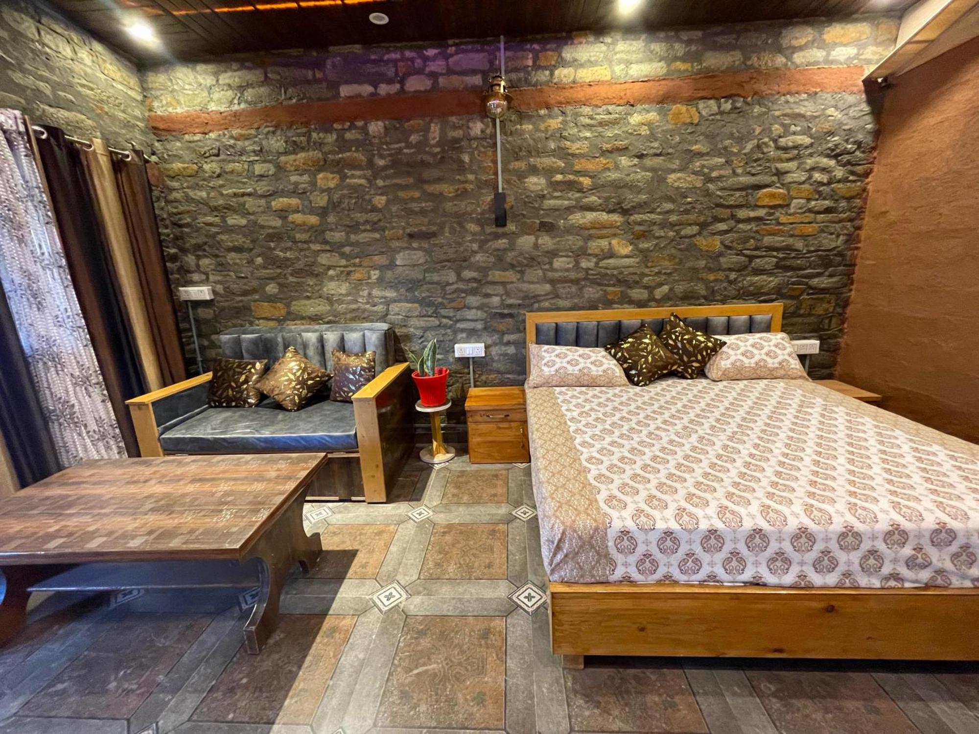 Nature Villaas Basa Homestay Pauri Exteriör bild