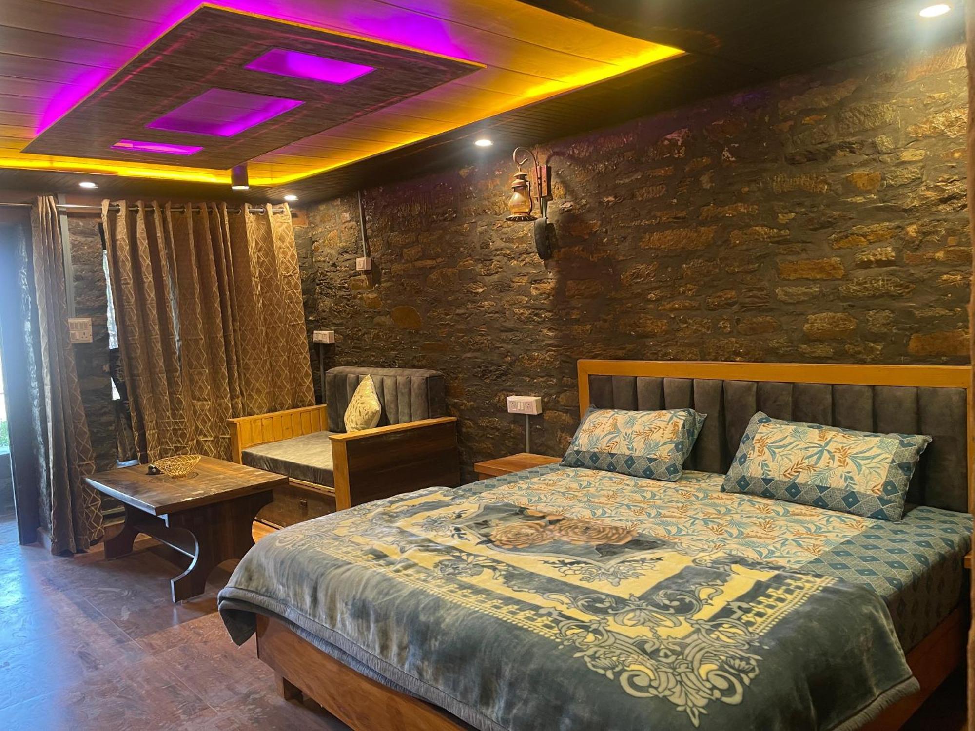 Nature Villaas Basa Homestay Pauri Exteriör bild
