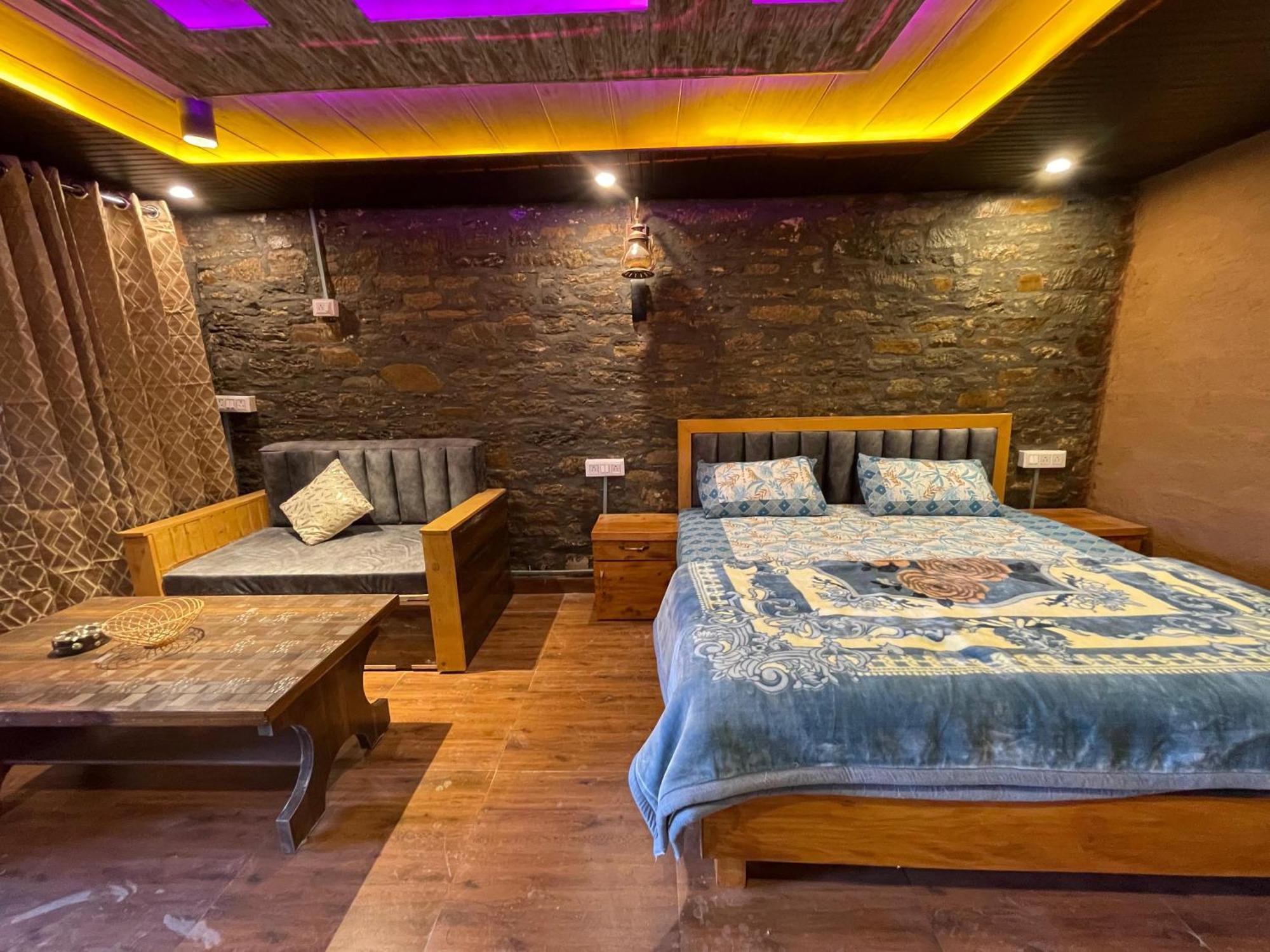 Nature Villaas Basa Homestay Pauri Exteriör bild