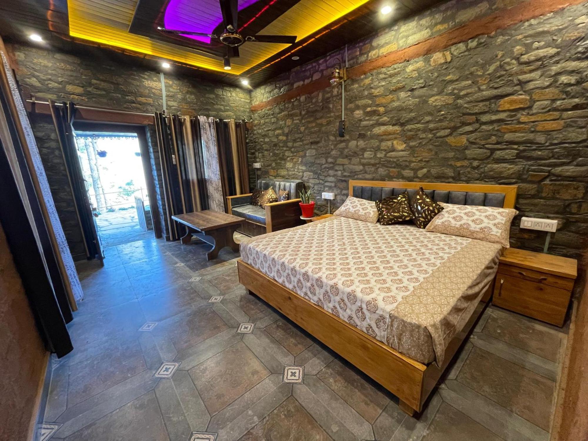 Nature Villaas Basa Homestay Pauri Exteriör bild