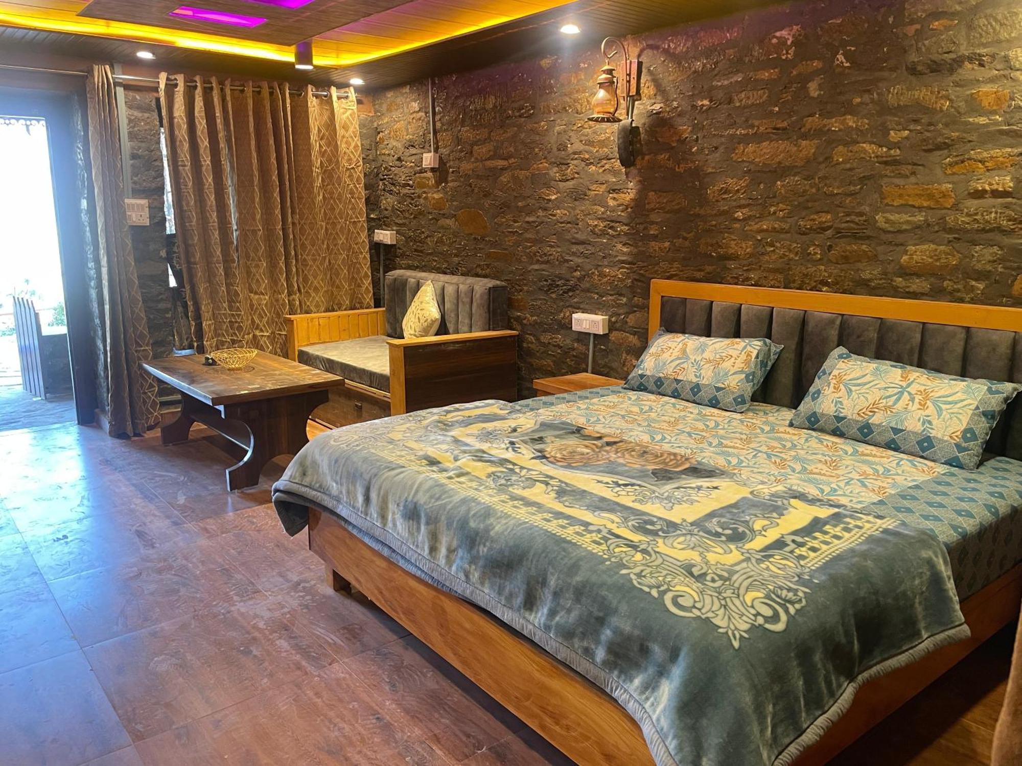 Nature Villaas Basa Homestay Pauri Exteriör bild